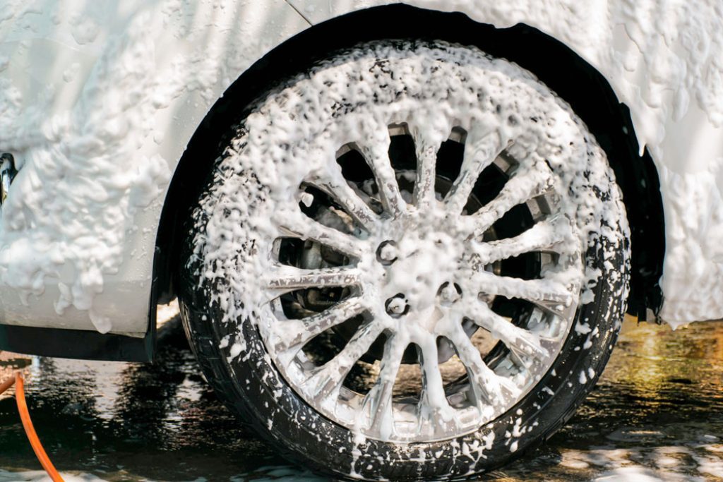 how to clean car tires